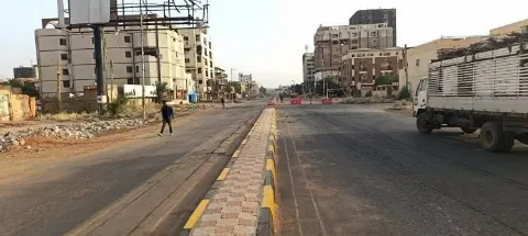 طرق الخرطوم.. توجيهات عاجلة لصيانة الطرق الحيوية وإغلاق لشارع بالخرطوم