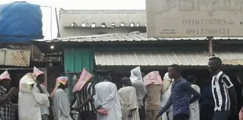 عودة صفوف الخبز