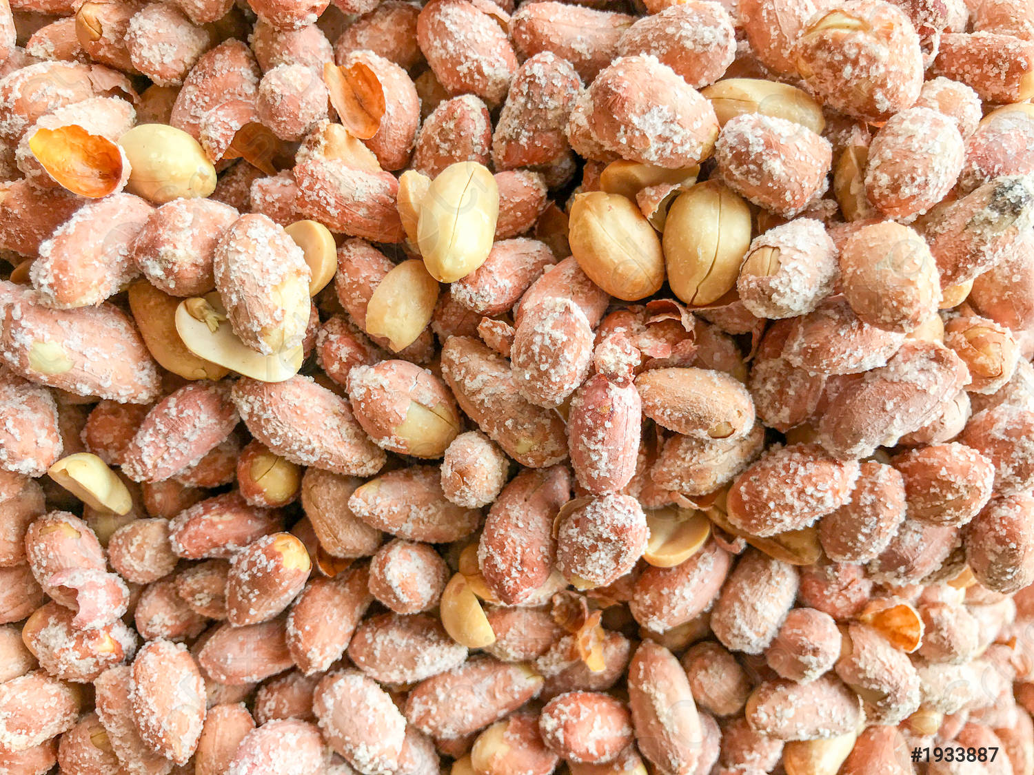 closeup salted peanuts healthy fresh 1933887