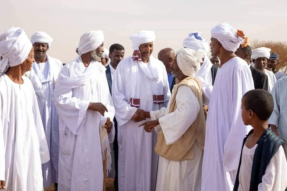 البرهان من نهر النيل ... عدونا الوحيد من يستهدف السوداني ويعادي أهله