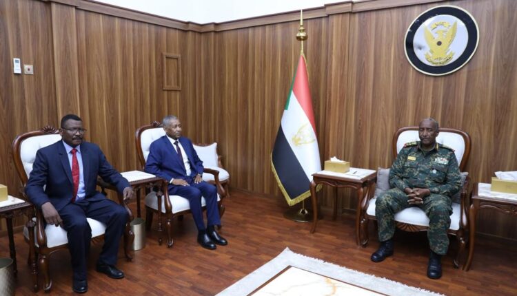البرهان يوجه للتعامل مع مصر وأثيوبيا 1 البرهان سفير مصر وأثيوبيا