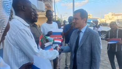 تظاهرة أمام مقر سفارة روسيا في بورتسودان