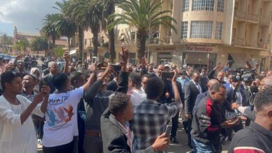 جماهير تخرج في اسمرا البرهان
