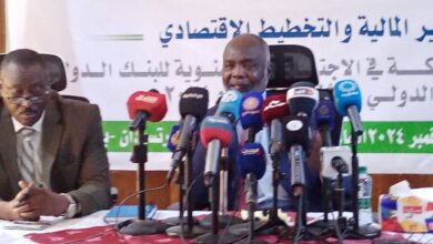 وزير المالية جبريل إبراهيم