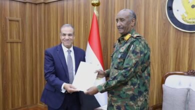 البرهان ووزير الخارجية المصري بدر عبدالعاطي