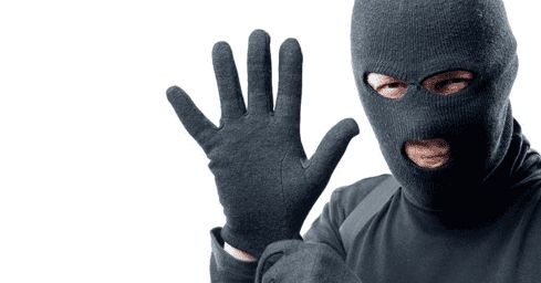 بطريقة افلام الاكشن سرقات تحت تهديد السلاح في امدرمان1 1 توقيف 7 متهمين ومصادرة هواتف مسروقة