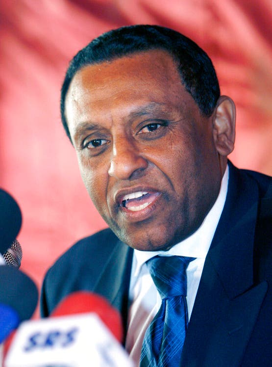 أول بيان وتصريح رسمي من رئيس وزراء جمهورية السودان كامل إدريس 1 كامل إدريس رئيسا للوزراء السوداني ... من هو كامل إدريس