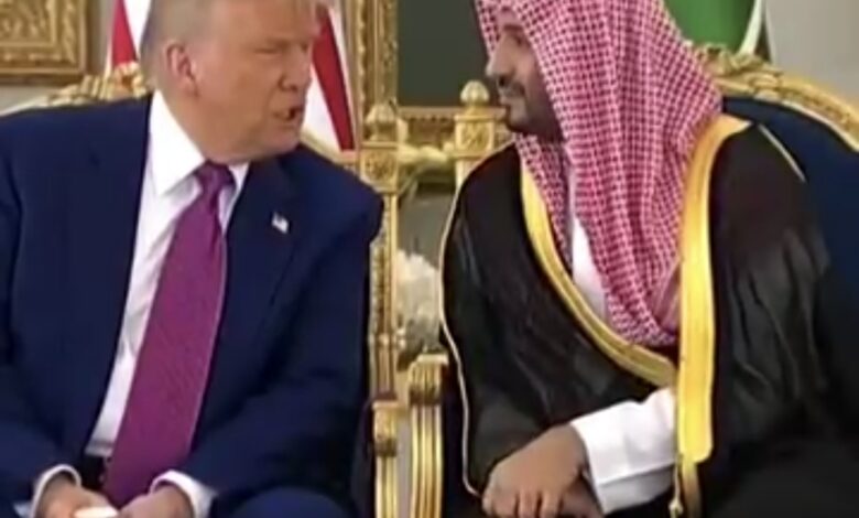 ترامب يحرج الضيافة السعودية ويتجاهل البروتكول