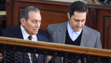 علاء مبارك يدخل في جدال مع مصطفى بكري بسبب ساويرس