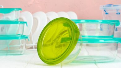 مخاطر علب الطعام البلاستيكية