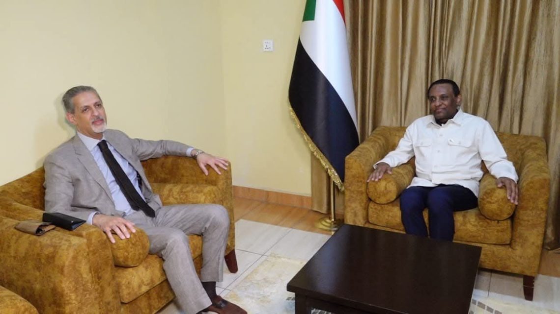 تفاصيل لقاء رئيس مجلس الوزراء السوداني بالسفير المصري 1 FB IMG 1749750744429 1140x641 1